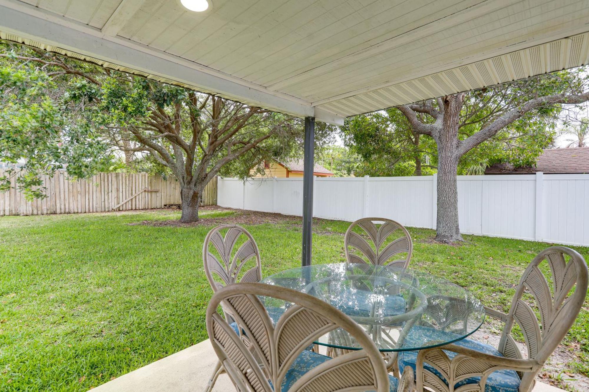 Pet-Friendly Cocoa Beach Home Walk To Beach! Bagian luar foto