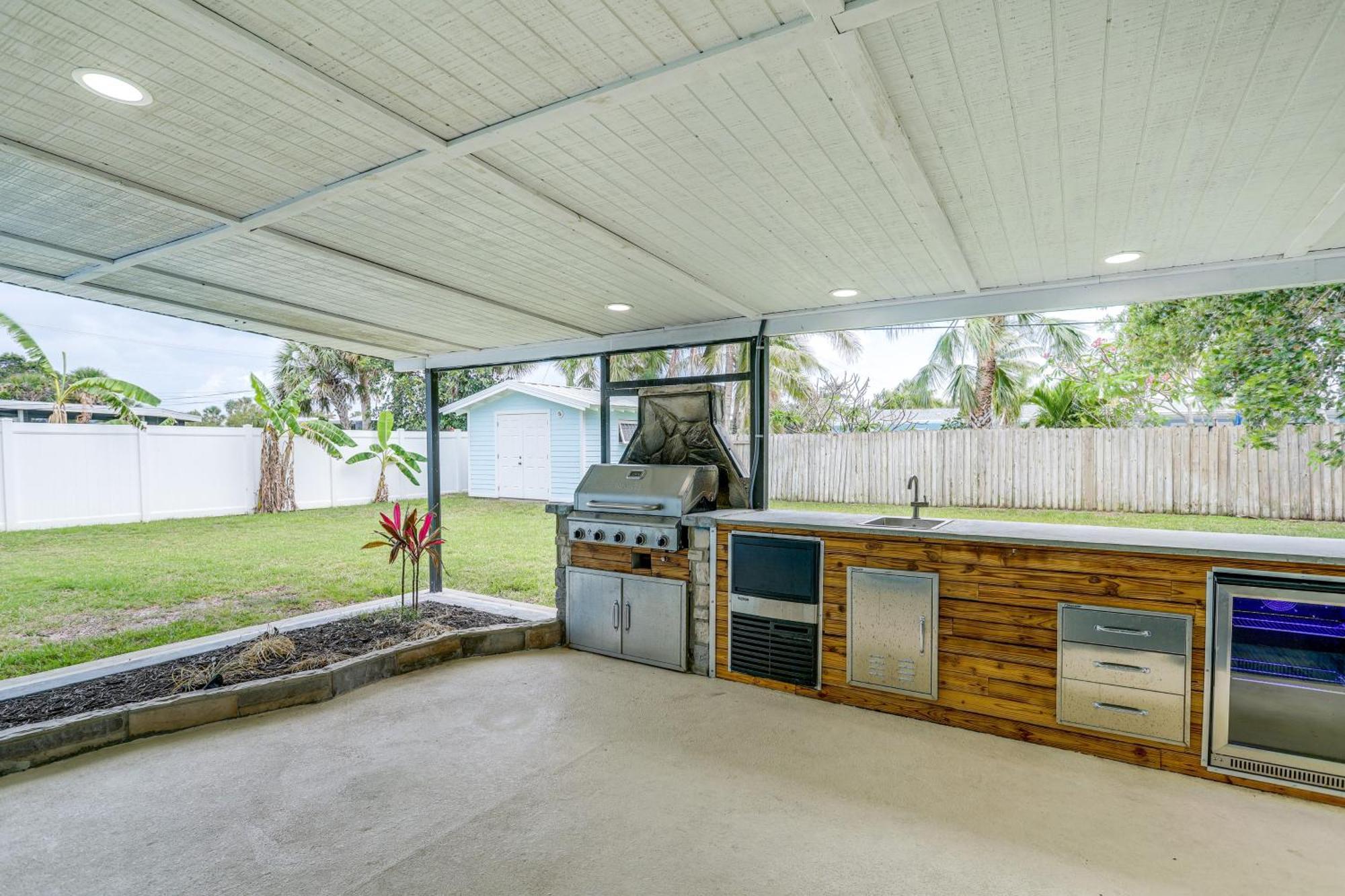 Pet-Friendly Cocoa Beach Home Walk To Beach! Bagian luar foto