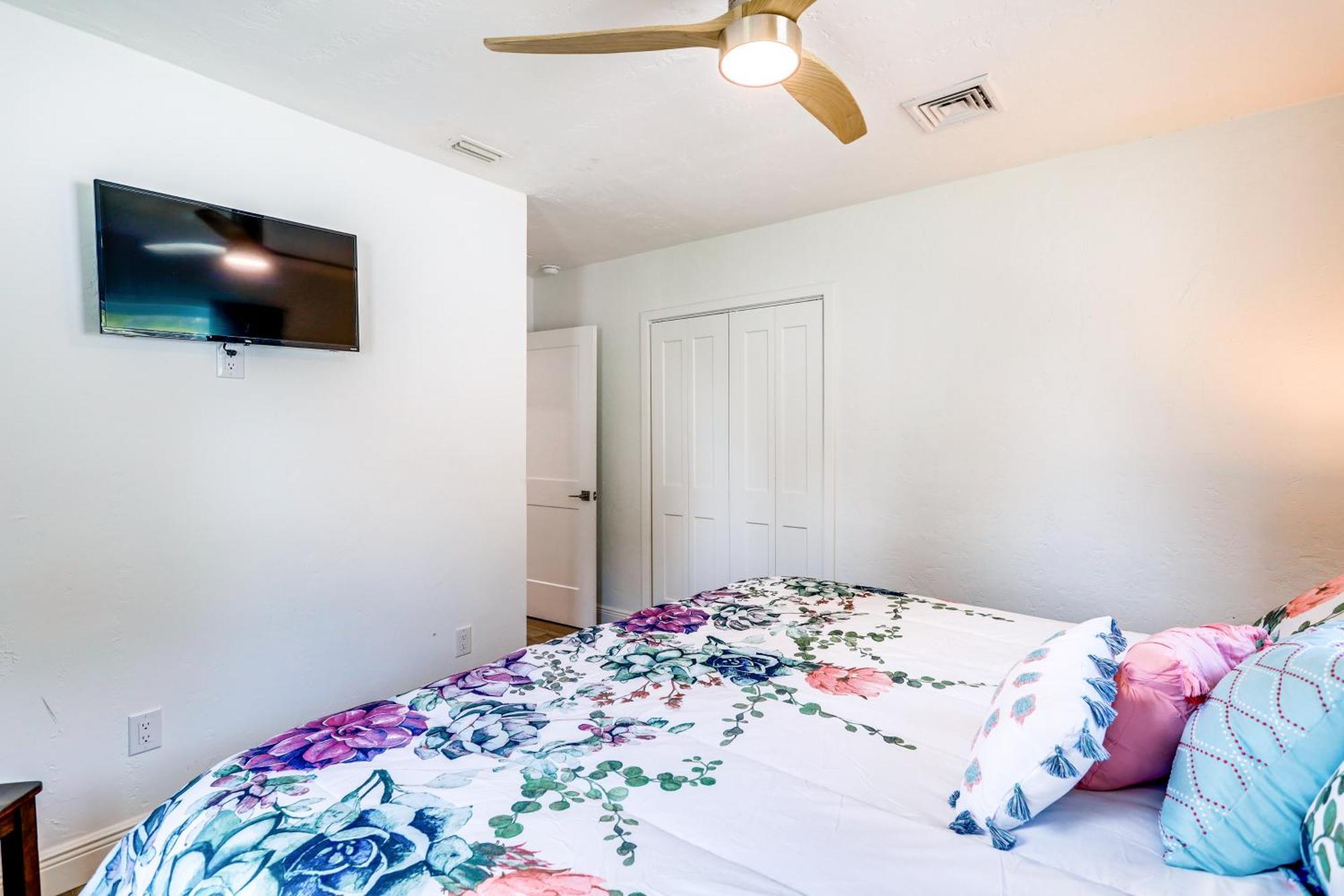 Pet-Friendly Cocoa Beach Home Walk To Beach! Bagian luar foto