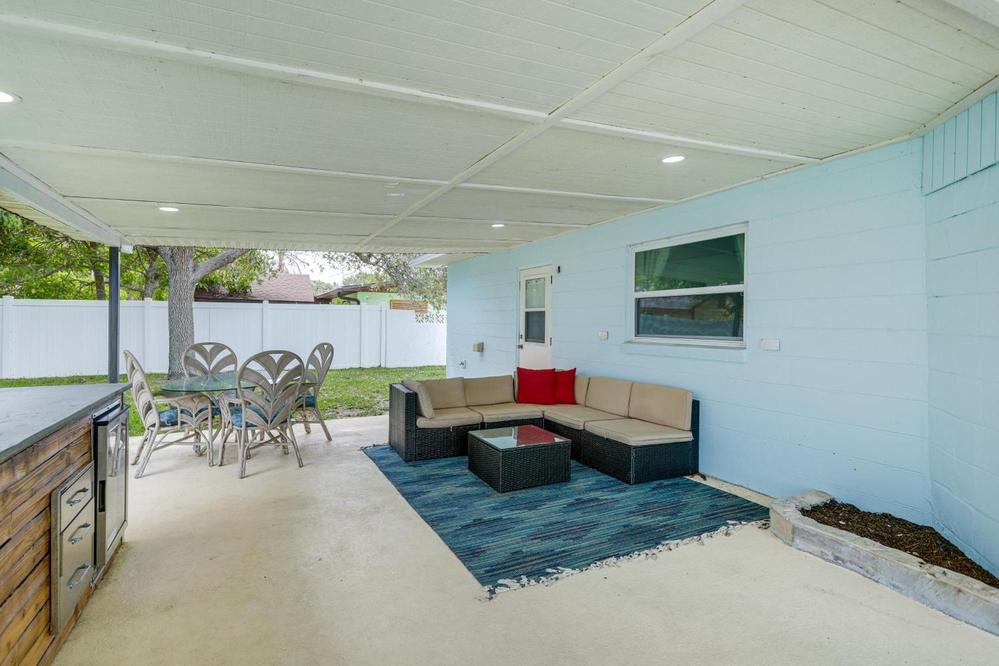 Pet-Friendly Cocoa Beach Home Walk To Beach! Bagian luar foto