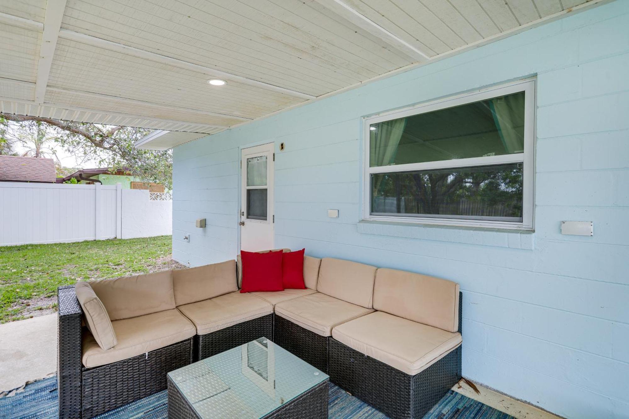 Pet-Friendly Cocoa Beach Home Walk To Beach! Bagian luar foto